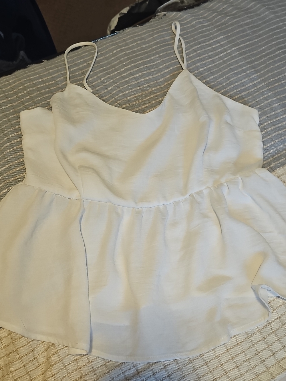 Monteau White Spaghetti Strap Peplum Cami